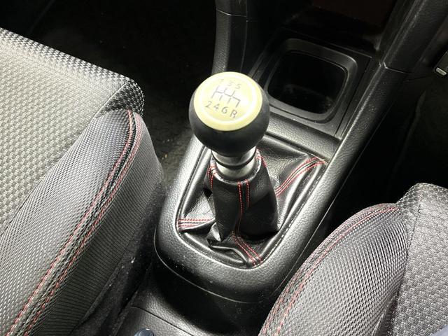 スイフトスポーツ ベースグレード MT車 ドラレコ スマートキー HIDヘッド ETC クルコン オートライト オートエアコン 純正17インチアルミ CD DVD再生(5枚目)
