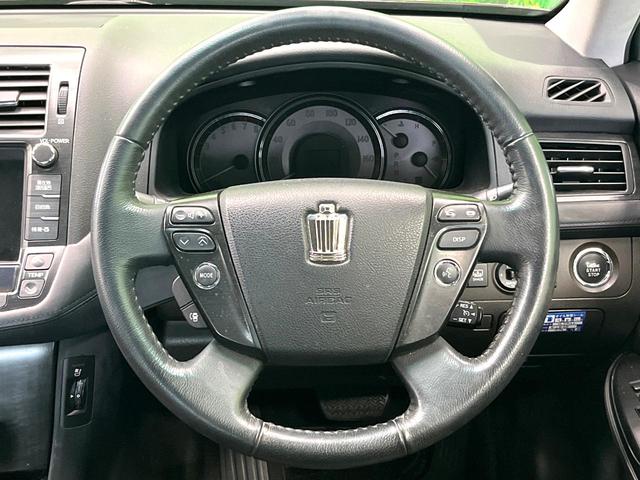 クラウン ３．５アスリート　サンルーフ　サイドカメラ　バックカメラ　レザーシート　全席シートヒーター　前席シートエアコン　全席パワーシート　コーナーセンサー　スマートキー　ＨＩＤヘッド　ビルトインＥＴＣ　クルコン　オートライト（8枚目）