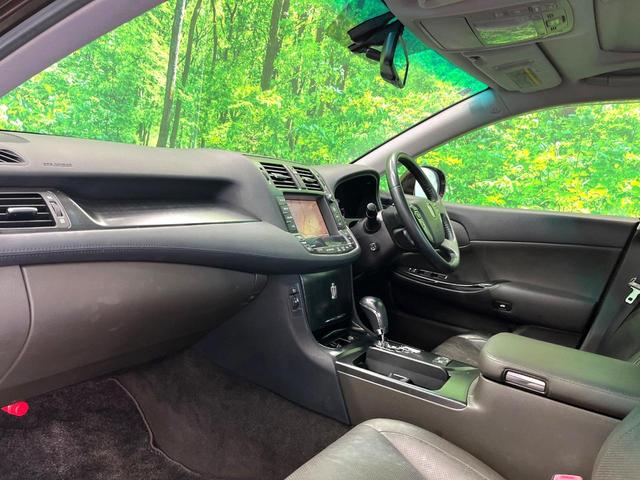 クラウン ３．５アスリート　サンルーフ　サイドカメラ　バックカメラ　レザーシート　全席シートヒーター　前席シートエアコン　全席パワーシート　コーナーセンサー　スマートキー　ＨＩＤヘッド　ビルトインＥＴＣ　クルコン　オートライト（33枚目）