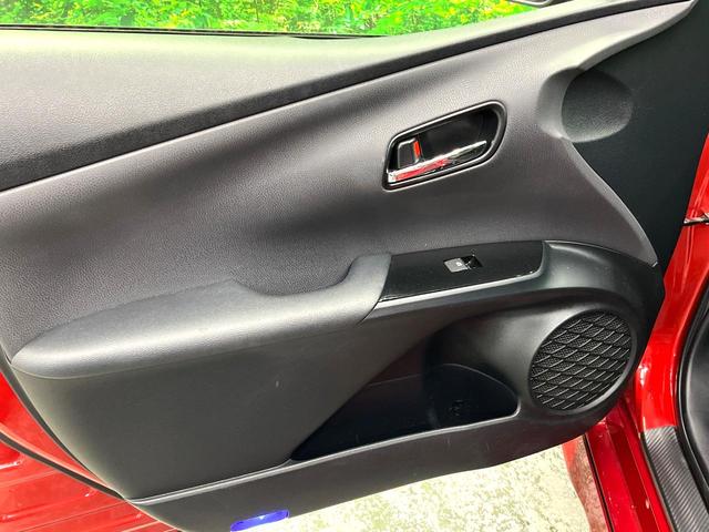 プリウス Sツーリングセレクション フルエアロ SDナビ バックカメラ レザー調シート シートヒーター コーナーセンサー スマートキー LEDヘッド ビルトインETC オートライト オートエアコン 純正17インチアルミ(43枚目)