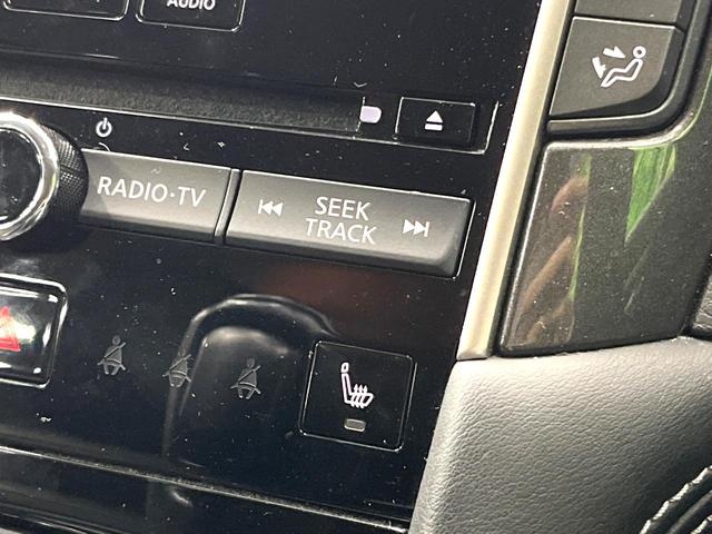 スカイライン 350GT ハイブリッド タイプP 全周囲カメラ 衝突被害軽減システム レーダークルーズ レザーシート コーナーセンサー LEDヘッド ビルトインETC 車線逸脱警報 オートライト オートエアコン 純正19インチアルミ(6枚目)