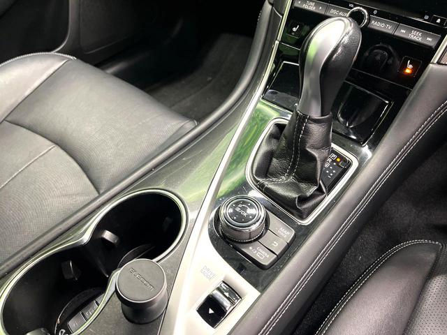 スカイライン 350GT ハイブリッド タイプP 全周囲カメラ 衝突被害軽減システム レーダークルーズ レザーシート コーナーセンサー LEDヘッド ビルトインETC 車線逸脱警報 オートライト オートエアコン 純正19インチアルミ(27枚目)