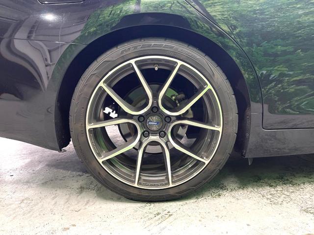 スカイライン 350GT ハイブリッド タイプP 全周囲カメラ 衝突被害軽減システム レーダークルーズ レザーシート コーナーセンサー LEDヘッド ビルトインETC 車線逸脱警報 オートライト オートエアコン 純正19インチアルミ(43枚目)