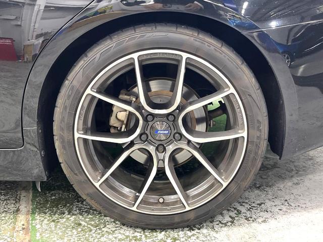 スカイライン 350GT ハイブリッド タイプP 全周囲カメラ 衝突被害軽減システム レーダークルーズ レザーシート コーナーセンサー LEDヘッド ビルトインETC 車線逸脱警報 オートライト オートエアコン 純正19インチアルミ(44枚目)