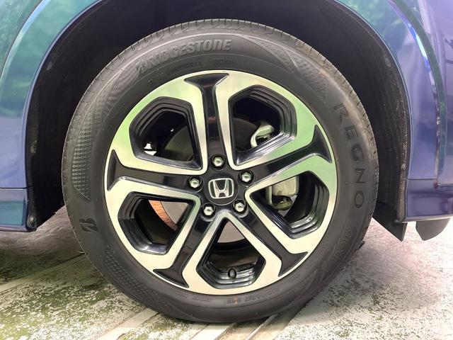 ヴェゼル ハイブリッドＺ・ホンダセンシング　バックカメラ　レーダークルーズ　コーナーセンサー　スマートキー　ＬＥＤヘッド　ビルトインＥＴＣ　純正１７インチアルミ　オートライト　オートエアコン　Ｂｌｕｅｔｏｏｔｈ　ＣＤ　地デジ　ＬＥＤフォグ（30枚目）