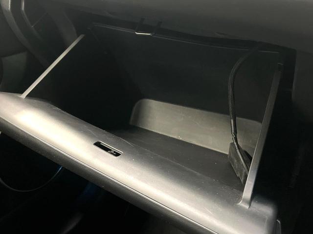 ヴェゼル ハイブリッドＺ・ホンダセンシング　バックカメラ　レーダークルーズ　コーナーセンサー　スマートキー　ＬＥＤヘッド　ビルトインＥＴＣ　純正１７インチアルミ　オートライト　オートエアコン　Ｂｌｕｅｔｏｏｔｈ　ＣＤ　地デジ　ＬＥＤフォグ（47枚目）