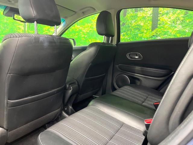 ヴェゼル ハイブリッドＺ・ホンダセンシング　バックカメラ　レーダークルーズ　コーナーセンサー　スマートキー　ＬＥＤヘッド　ビルトインＥＴＣ　純正１７インチアルミ　オートライト　オートエアコン　Ｂｌｕｅｔｏｏｔｈ　ＣＤ　地デジ　ＬＥＤフォグ（50枚目）