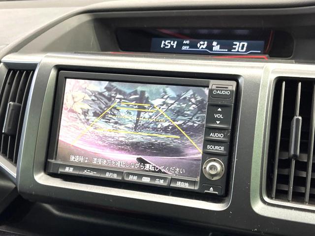 ステップワゴンスパーダ Ｓ　電動スライドドア　バックカメラ　ＨＩＤヘッド　ビルトインＥＴＣ　オートライト　デュアルエアコン　ＣＤ　ＤＶＤ再生　地デジ　パドルシフト（4枚目）