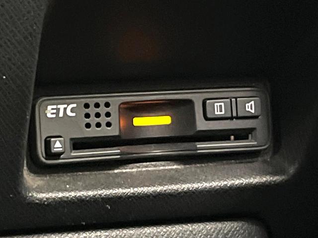 ステップワゴンスパーダ パワーエディション 両側電動ドア 純正SDナビ バックカメラ HIDヘッド ビルトインETC 純正16インチアルミ オートライト デュアルエアコン CD DVD再生 フルセグ パドルシフト(6枚目)