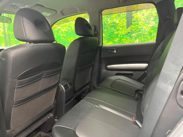 エクストレイル ２０Ｘ　ＳＤナビ　バックカメラ　ハーフレザーシート　全席シートヒーター　ドラレコ　ＥＴＣ　クルコン　純正１７インチアルミ　オートライト　オートエアコン　Ｂｌｕｅｔｏｏｔｈ　ＤＶＤ再生（39枚目）