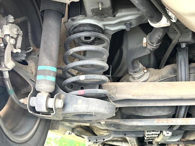 プリウス G バックカメラ ハーフレザーシート パワーシート スマートキー HIDヘッド ETC クルコン 純正15インチアルミ オートライト オートエアコン Bluetooth CD DVD再生 フルセグ(16枚目)