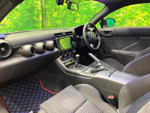 GR86 SZ MT車 SDナビ バックカメラ スマートキー LEDヘッド ビルトインETC クルコン オートライト オートエアコン Bluetooth CD DVD再生 フルセグ(32枚目)