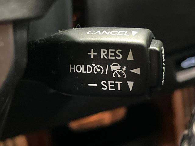 �y���[�_�[�N���[�Y�R���g���[���z�������H�ł̒��������s���y�ɁI�I�����ő��x��ۂN���[�Y�R���g���[�����A�Փˌy���V�X�e���ƘA�g���A�O���̎ԗ������m���ĎԊԂ�ۂ悤�ɑ��x���߂��Ă���܂��I�I