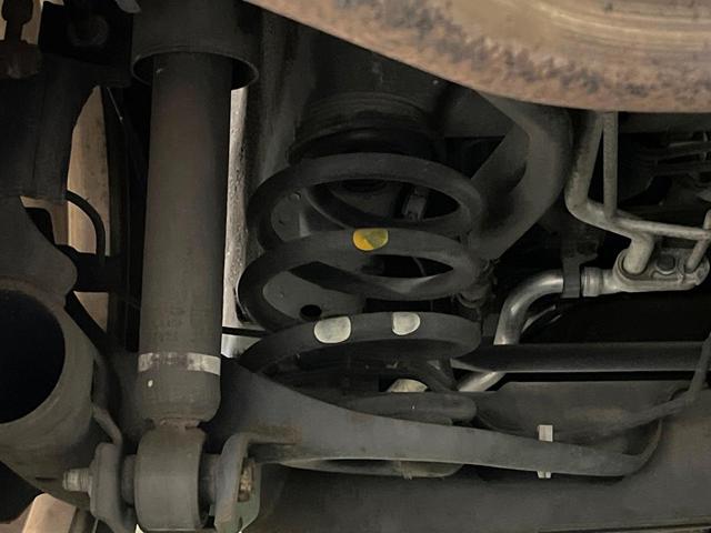 セレナ ハイウェイスター　Ｖセレクション　両側電動ドア　ＳＤナビ　後席モニター　バックカメラ　ＨＩＤヘッド　ＥＴＣ　クルコン　純正１６インチアルミ　オートライト　オートエアコン　Ｂｌｕｅｔｏｏｔｈ　ＣＤ　ＤＶＤ再生　フルセグ（18枚目）