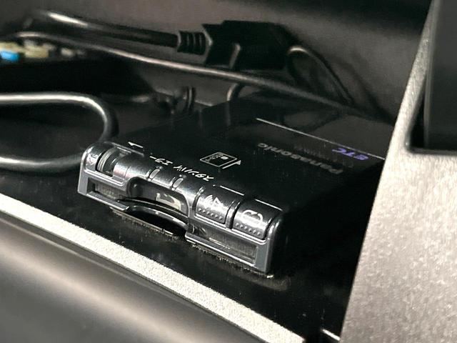 セレナ ハイウェイスター　Ｖセレクション　両側電動ドア　ＳＤナビ　後席モニター　バックカメラ　ドラレコ　スマートキー　ＨＩＤヘッド　ＥＴＣ　クルコン　オートライト　オートエアコン　リアエアコン　ＣＤ　ＤＶＤ再生（7枚目）