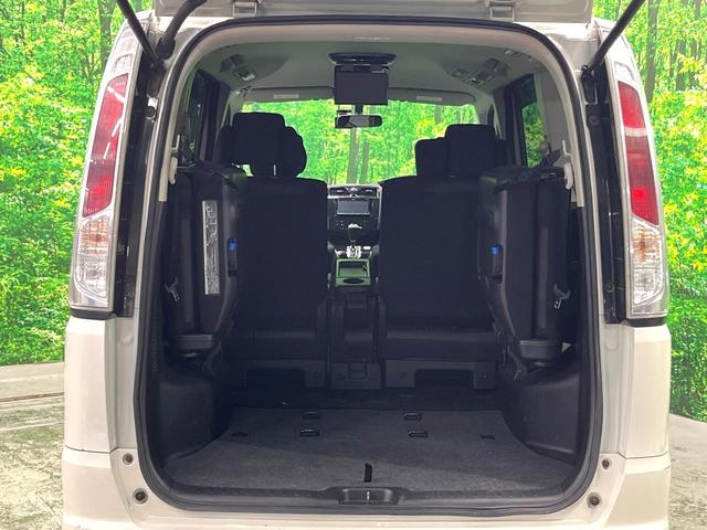 セレナ ハイウェイスター　Ｖセレクション　両側電動ドア　ＳＤナビ　後席モニター　バックカメラ　ドラレコ　スマートキー　ＨＩＤヘッド　ＥＴＣ　クルコン　オートライト　オートエアコン　リアエアコン　ＣＤ　ＤＶＤ再生（31枚目）