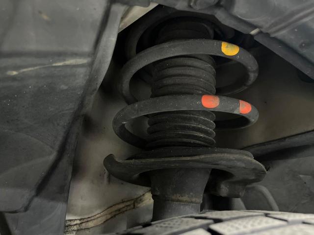 セレナ ハイウェイスター　Ｖセレクション　両側電動ドア　ＳＤナビ　後席モニター　バックカメラ　ドラレコ　スマートキー　ＨＩＤヘッド　ＥＴＣ　クルコン　オートライト　オートエアコン　リアエアコン　ＣＤ　ＤＶＤ再生（43枚目）