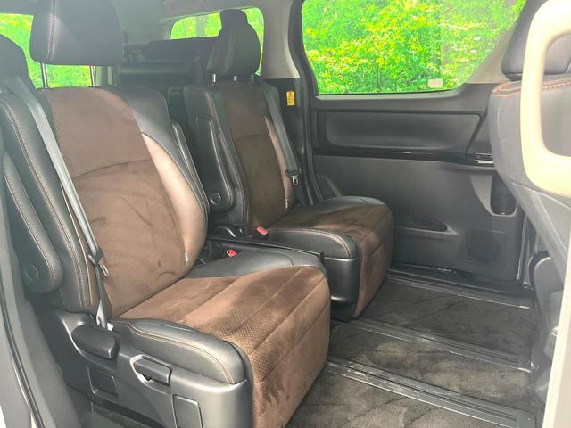 アルファード ２４０Ｓ　タイプゴールド　両側電動ドア　ＳＤナビ　後席モニター　バックカメラ　電動リアゲート　ハーフレザーシート　コーナーセンサー　スマートキー　ＨＩＤヘッド　ビルトインＥＴＣ　クルコン　純正１８インチアルミ　オートライト（10枚目）