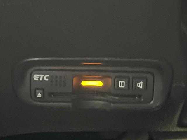 ヴェゼル ハイブリッドRS・ホンダセンシング 純正SDナビ バックカメラ 衝突被害軽減システム レーダークルーズ ハーフレザーシート コーナーセンサー スマートキー LEDヘッド ビルトインETC 純正18インチアルミ 車線逸脱警報(7枚目)