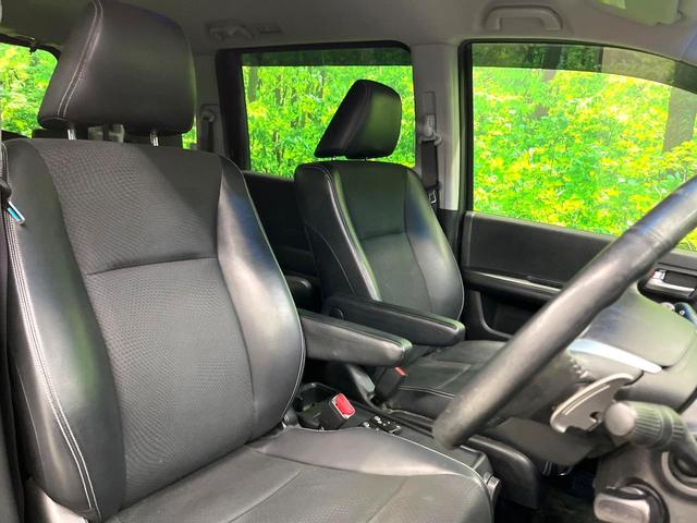 ステップワゴンスパーダ Ｚ　クールスピリット　両側電動ドア　ＳＤナビ　後席モニター　ハーフレザーシート　スマートキー　ＨＩＤヘッド　ＥＴＣ　クルコン　純正１７インチアルミ　オートライト　デュアルエアコン　Ｂｌｕｅｔｏｏｔｈ　ＣＤ　ＤＶＤ再生（9枚目）