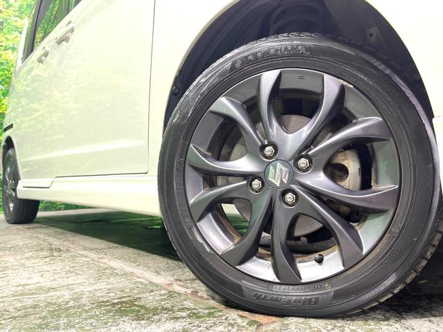 �y�����P�T�C���`�A���~�z�C�[���z�O�ςɃ}�b�`���������A���~�z�C�[���𑕒����Ă���܂��B�e��ЊO�A���~�z�C�[����A�X�^�b�h���X�^�C�����戵�����Ă���܂��B���񂲑��k����������