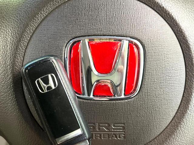 �y�g���������X�}�[�g�L�[�z�J�o����|�P�b�g�ɓ��ꂽ�܂܂ł��h�A�̎{���E�������\�ȃX�}�[�g�L�[�𑕔��B�G���W���̃I���E�I�t�����J�M�����o���K�v����������Ƃ��Ă��֗��ł���