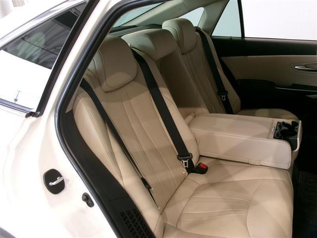 クラウンハイブリッド Ｓ　Ｃパッケージ　革シート　フルセグ　メモリーナビ　ＤＶＤ再生　ミュージックプレイヤー接続可　バックカメラ　衝突被害軽減システム　ＥＴＣ　ＬＥＤヘッドランプ　記録簿（16枚目）