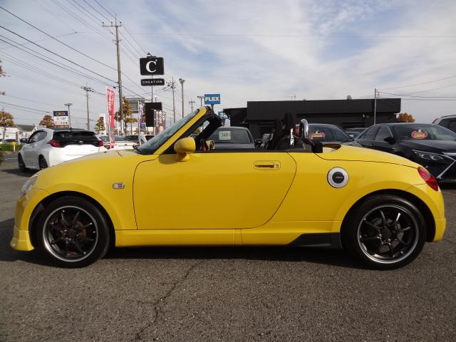 コペン ２ｎｄアニバーサリーエディション　５速ＭＴ　電動オープン動作確認済　エアロ　ＲＡＹＳアルミ　Ｄ－ＳＰＯＲＴマフラー　ＢＬＩＴＺ車高調　ＲＥＣＡＲＯ　シートヒーター　ＭＯＭＯステアリング　社外ナビ　バックカメラ　ＴＶ　Ｂｌｕｅｔｏｏｔｈ（8枚目）