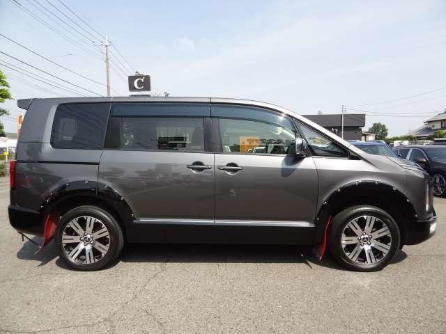 デリカＤ：５ Ｇ　パワーパッケージ　オーバーフェンダー　ＪＡＯＳマッドガード　カロッツェリア９インチナビ　全方位モニター　両側パワスラ　パワーバックドア　衝突軽減　レーンキープ　ブラインドスポットモニター　レーダークルーズ　シートヒータ（11枚目）