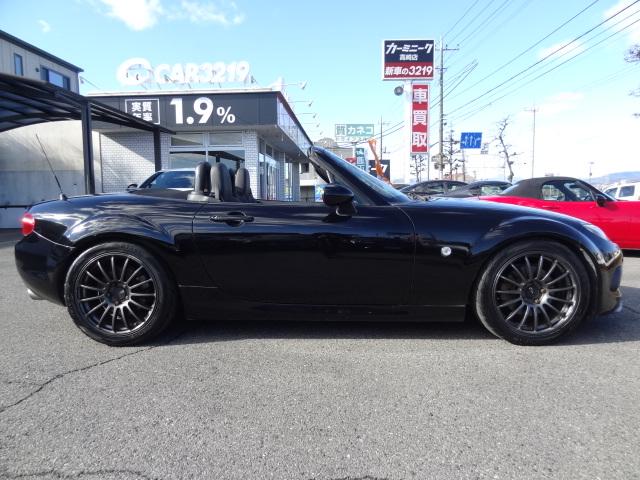 ロードスター ＲＳ　後期型　６速ＭＴ　ＡｕｔｏＥｘｅマフラー　ＡＤＶＡＮＲａｃｉｎｇアルミ　ＢＬＩＴＺ車高調　レザーシート　シートヒーター　ナビ　ＴＶ　Ｂｌｕｅｔｏｏｔｈ　ＥＴＣ　ステアリングリモコン　スマートキー（9枚目）