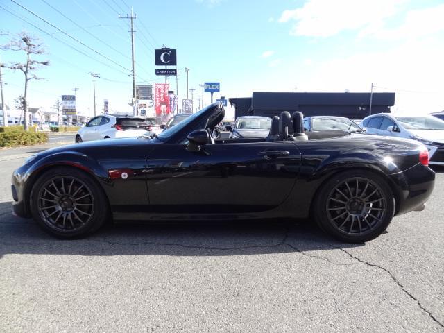 ロードスター ＲＳ　後期型　６速ＭＴ　ＡｕｔｏＥｘｅマフラー　ＡＤＶＡＮＲａｃｉｎｇアルミ　ＢＬＩＴＺ車高調　レザーシート　シートヒーター　ナビ　ＴＶ　Ｂｌｕｅｔｏｏｔｈ　ＥＴＣ　ステアリングリモコン　スマートキー（12枚目）