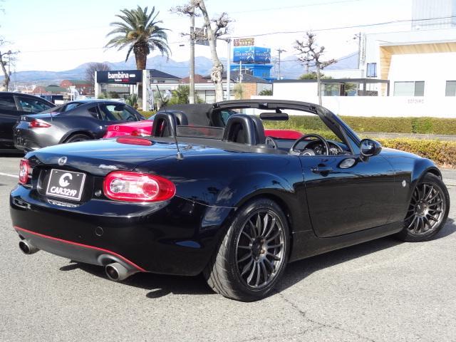 ロードスター ＲＳ　後期型　６速ＭＴ　ＡｕｔｏＥｘｅマフラー　ＡＤＶＡＮＲａｃｉｎｇアルミ　ＢＬＩＴＺ車高調　レザーシート　シートヒーター　ナビ　ＴＶ　Ｂｌｕｅｔｏｏｔｈ　ＥＴＣ　ステアリングリモコン　スマートキー（13枚目）