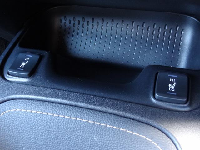 カローラツーリング ダブルバイビー　６速ＭＴ　モデリスタフルエアロ　モデリスタアルミ　トヨタセーフティーセンス　レーダークルーズ　ブレーキホールド　クリアランスソナー　シートヒーター　ディスプレイオーディオ　バックカメラ（32枚目）