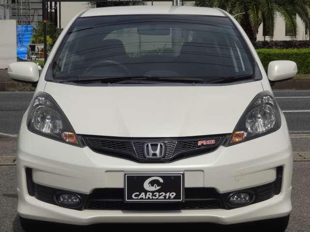 フィット ＲＳ　後期型　６速ＭＴ　ワンオーナー　社外アルミ　シートカバー　ＣＤオーディオ　ＥＴＣ　オートエアコン　オートライト　キーレス　ＨＩＤヘッドライト　フォグランプ（5枚目）