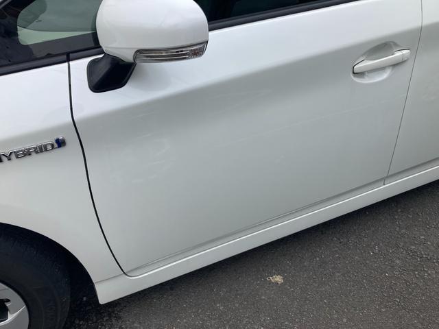 プリウス Ｓ　ＥＴＣ　バックカメラ　ナビ　ＴＶ　アルミホイール　ＨＩＤ　ＣＶＴ　スマートキー　電動格納ミラー　盗難防止システム　ＣＤ　ＵＳＢ　Ｂｌｕｅｔｏｏｔｈ　衝突安全ボディ　ＡＢＳ　ＥＳＣ　エアコン（36枚目）