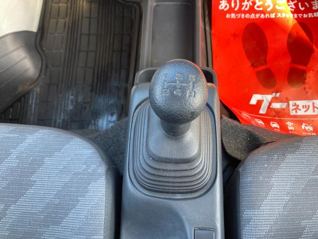 キャリイトラック ＫＣエアコン・パワステ　４ＷＤ　ＭＴ　エアコン　パワーステアリング　走行２１．０００ｋｍ（8枚目）
