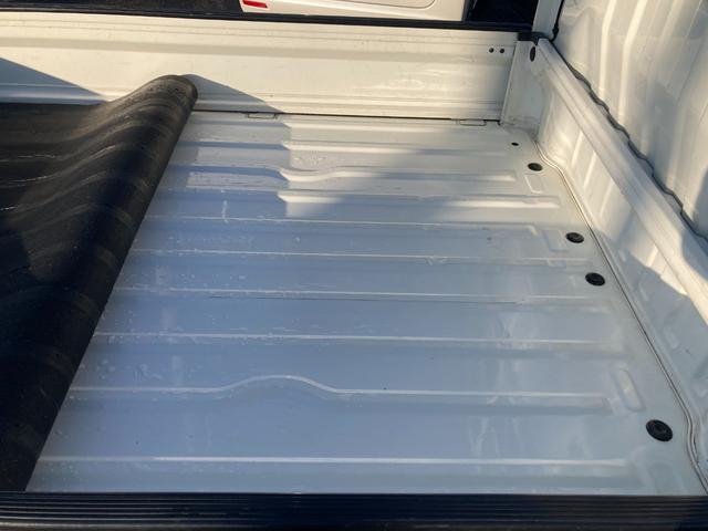 キャリイトラック ＫＣエアコン・パワステ　４ＷＤ　ＭＴ　エアコン　パワーステアリング　走行２１．０００ｋｍ（19枚目）