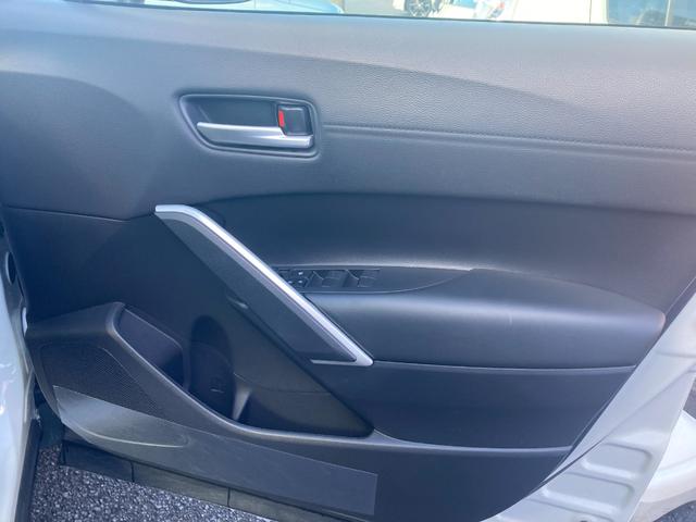 カローラクロス ハイブリッド　Ｚ　ドライブレコーダー　全周囲カメラ　オートクルーズコントロール　レーンアシスト　パワーシート　パークアシスト　衝突被害軽減システム　サンルーフ　ターボ　ナビ　ＴＶ　オートマチックハイビーム（32枚目）