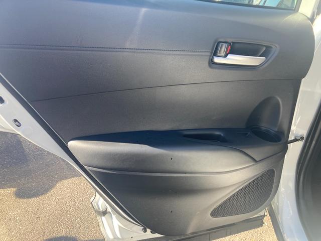 カローラクロス ハイブリッド　Ｚ　ドライブレコーダー　全周囲カメラ　オートクルーズコントロール　レーンアシスト　パワーシート　パークアシスト　衝突被害軽減システム　サンルーフ　ターボ　ナビ　ＴＶ　オートマチックハイビーム（33枚目）