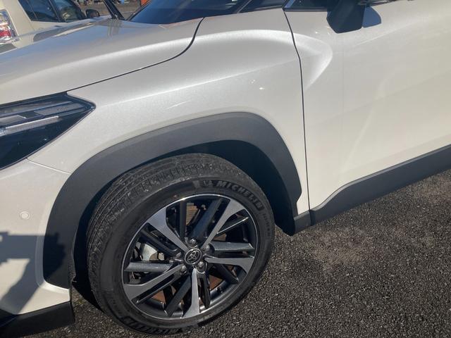 カローラクロス ハイブリッド　Ｚ　ドライブレコーダー　全周囲カメラ　オートクルーズコントロール　レーンアシスト　パワーシート　パークアシスト　衝突被害軽減システム　サンルーフ　ターボ　ナビ　ＴＶ　オートマチックハイビーム（64枚目）