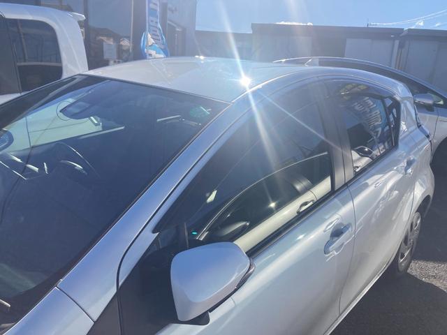 アクア Ｇ　ナビ　ＴＶ　オートクルーズコントロール　レーンアシスト　衝突被害軽減システム　オートマチックハイビーム　スマートキー　アイドリングストップ　電動格納ミラー　シートヒーター　ＣＶＴ　衝突安全ボディ（22枚目）