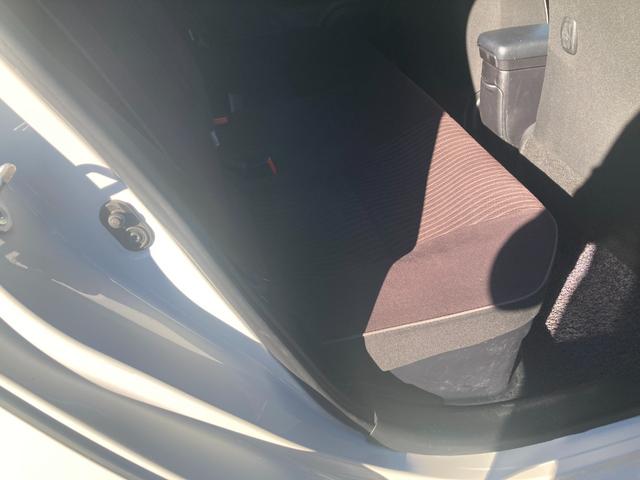 アクア Ｇ　ナビ　ＴＶ　オートクルーズコントロール　レーンアシスト　衝突被害軽減システム　オートマチックハイビーム　スマートキー　アイドリングストップ　電動格納ミラー　シートヒーター　ＣＶＴ　衝突安全ボディ（43枚目）