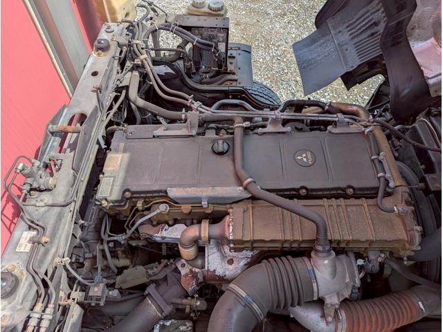 スーパーグレート 　Ｈ２８年式　三菱ふそう　冷蔵冷凍車低温－３５度設定　サブエンジン　格納ＰＧ　７ＭＴ　ベッド付き総輪エアサス　ジョロダー２対　ラッシング２段　３５０馬力（39枚目）