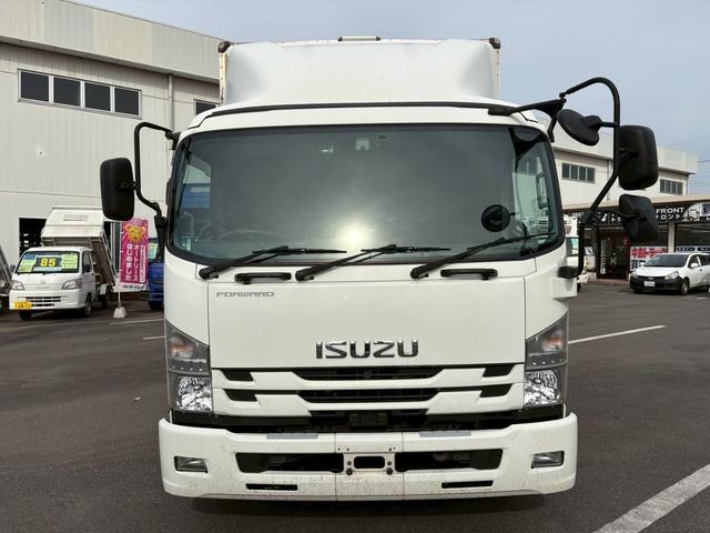 フォワード 　アルミウイング　２．３トン積載　後輪エアサス　格納ＰＧ　ワイド　６２００ボディ　ベッド付　ラッシング２段　ＰＳ　ＰＷ　集中ロック　電格ミラー　バックカメラＥＴＣ　ドラレコ　ＡＢＳ　エアバック　キーレス（4枚目）