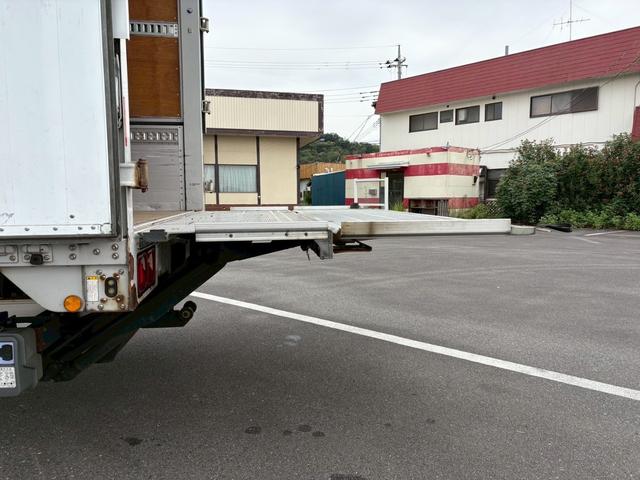 フォワード 　アルミウイング　２．３トン積載　後輪エアサス　格納ＰＧ　ワイド　６２００ボディ　ベッド付　ラッシング２段　ＰＳ　ＰＷ　集中ロック　電格ミラー　バックカメラＥＴＣ　ドラレコ　ＡＢＳ　エアバック　キーレス（24枚目）