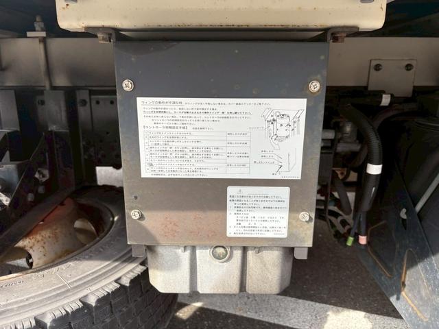 フォワード 　アルミウイング　２．３トン積載　後輪エアサス　格納ＰＧ　ワイド　６２００ボディ　ベッド付　ラッシング２段　ＰＳ　ＰＷ　集中ロック　電格ミラー　バックカメラＥＴＣ　ドラレコ　ＡＢＳ　エアバック　キーレス（33枚目）