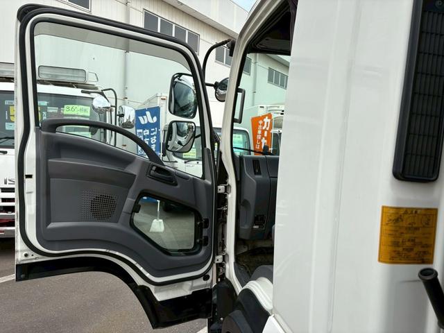 フォワード 　アルミウイング　２．３トン積載　後輪エアサス　格納ＰＧ　ワイド　６２００ボディ　ベッド付　ラッシング２段　ＰＳ　ＰＷ　集中ロック　電格ミラー　バックカメラＥＴＣ　ドラレコ　ＡＢＳ　エアバック　キーレス（58枚目）