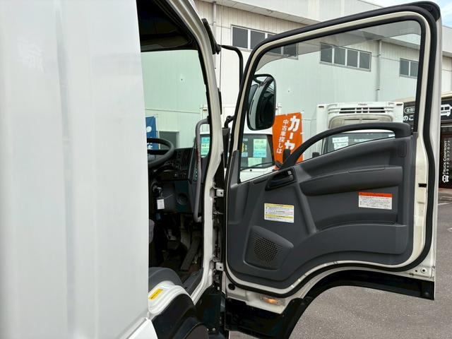 フォワード 　アルミウイング　２．３トン積載　後輪エアサス　格納ＰＧ　ワイド　６２００ボディ　ベッド付　ラッシング２段　ＰＳ　ＰＷ　集中ロック　電格ミラー　バックカメラＥＴＣ　ドラレコ　ＡＢＳ　エアバック　キーレス（61枚目）
