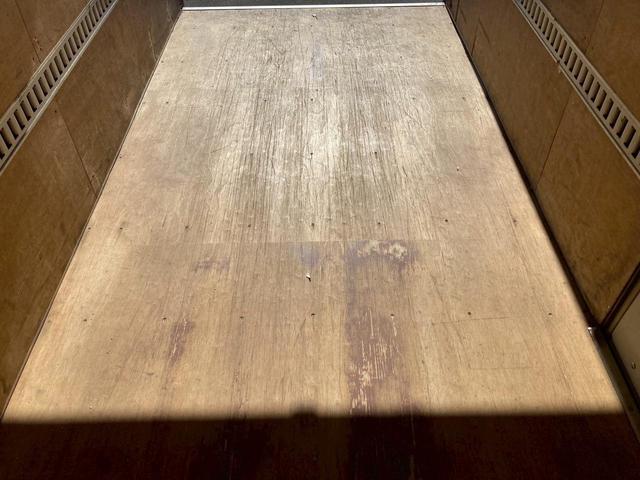 エルフトラック アルミバン2トン積載左サイドドア標準ロング木床観音扉 アルミ箱車2トン積載5トン限定免許4JJ1左サイド扉ラッシング2段スムーサー電格ミラー集中ロックバックモニターETCドラレコオートマ小型2トンエアバックAT車両総重量4,945kg準中型免許トラック(20枚目)