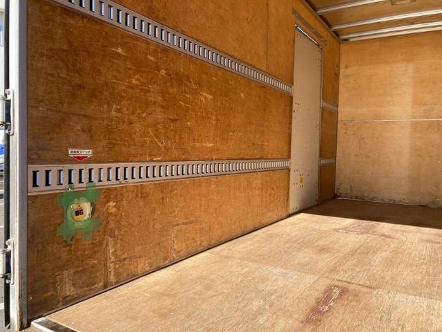 エルフトラック アルミバン2トン積載左サイドドア標準ロング木床観音扉 アルミ箱車2トン積載5トン限定免許4JJ1左サイド扉ラッシング2段スムーサー電格ミラー集中ロックバックモニターETCドラレコオートマ小型2トンエアバックAT車両総重量4,945kg準中型免許トラック(21枚目)